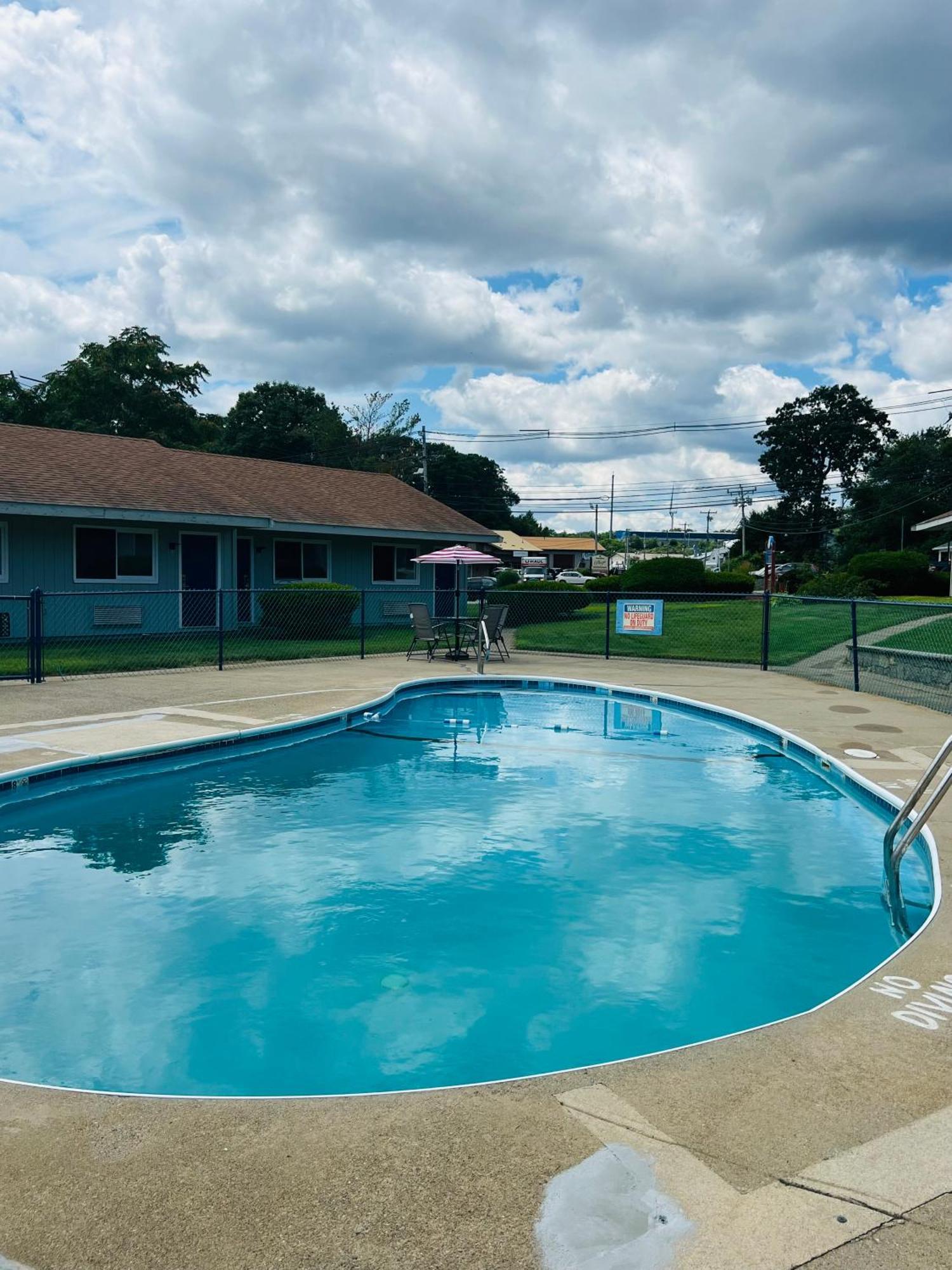 Captain'S Lodge Motel Gloucester Exterior photo