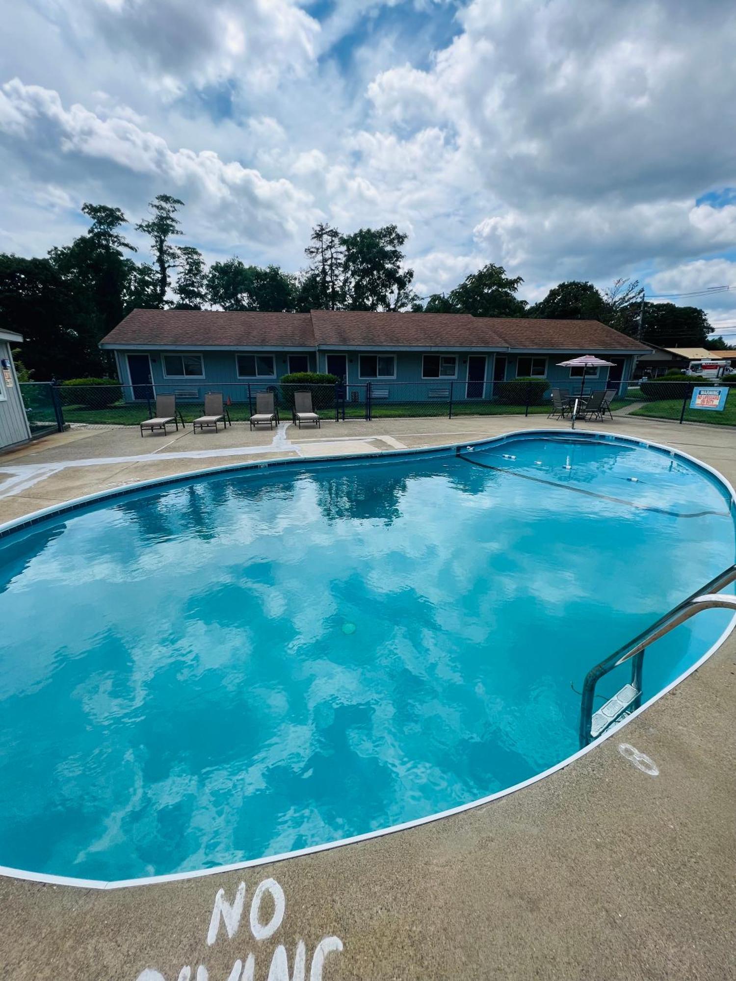 Captain'S Lodge Motel Gloucester Exterior photo